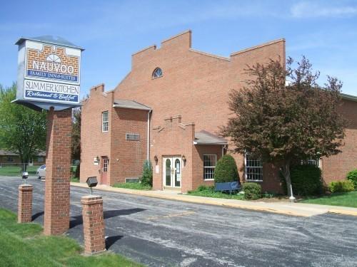 Nauvoo Family Inn And Suites Exterior photo